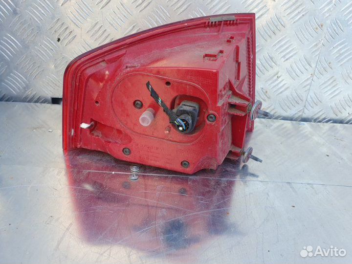 Фонарь задний правый Audi A8 D3 4.2 BVJ 2007-2010