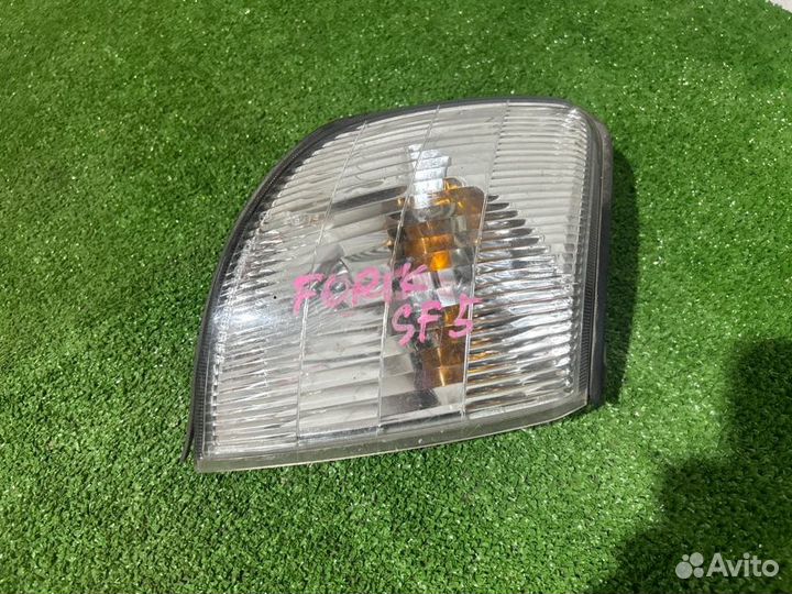 Поворотник правый Subaru Forester SF5 2000-2002