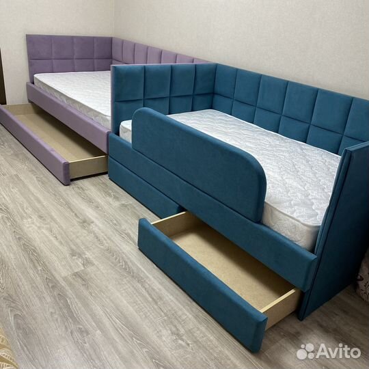 Кровать диван для ребенка подростка со спинками