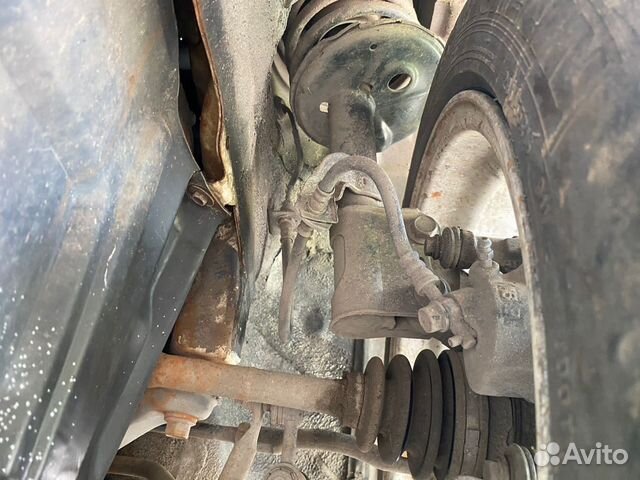 Стойки передние Toyota Carina 170