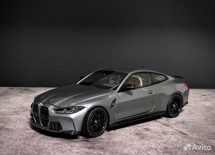 BMW M4 G82 Minichamps 1:18 gray metalic