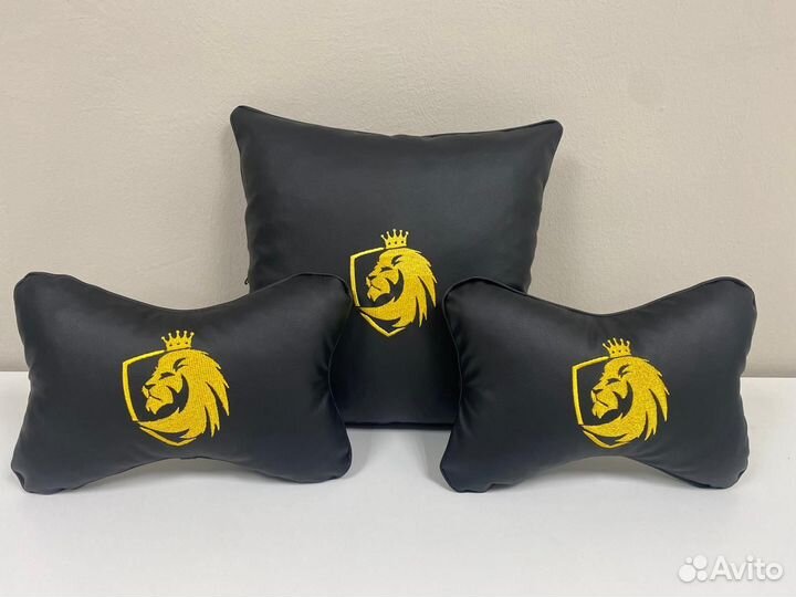 Подушка и подголовники автомобиль
