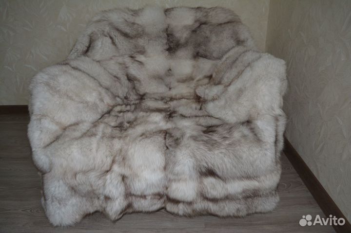 Меховое покрывало из песцовых шкур