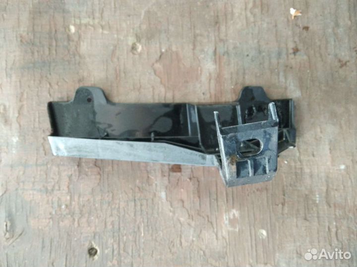 Mazda cx-7 кронштейн левый
