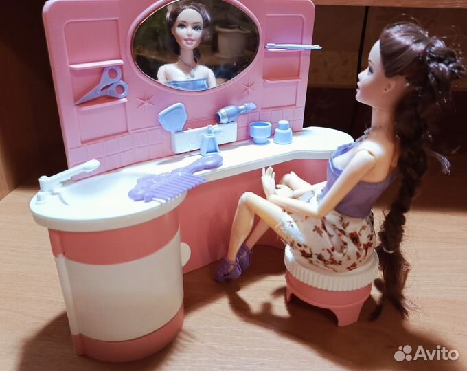 Игровой набор мебели с куклой Барби