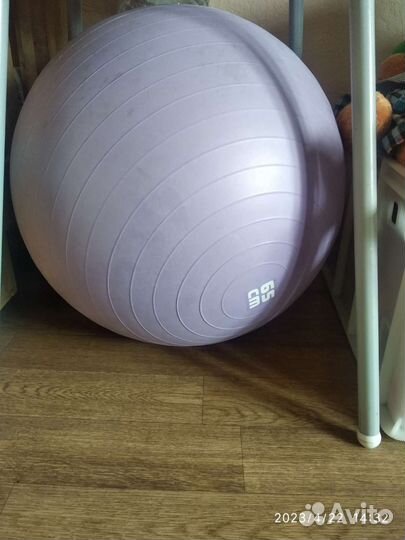 Гимнастический мяч фитбол