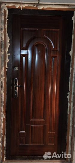 Входная дверь левая, б/у