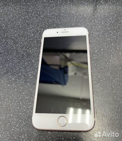 Телефон iPhone 6s