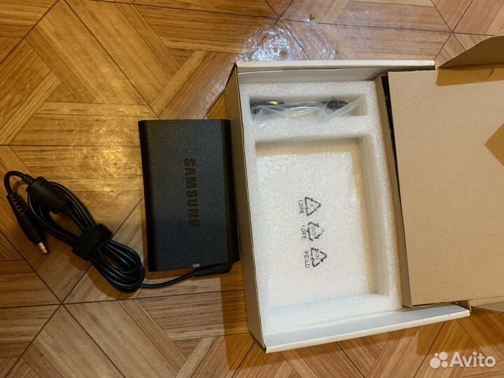 Оригинальный Samsung адаптер питания для ноутбука