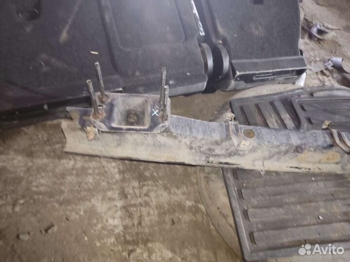 Усилитель заднего бампера Range Rover Vogue L322