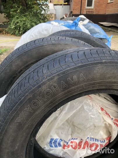 Yokohama BluEarth E75 215/60 R16 95V