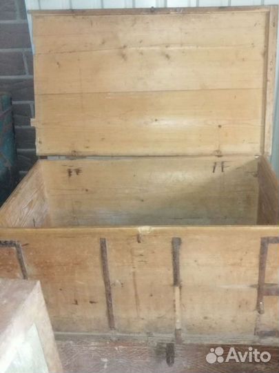 Сундук деревянный с крышкой