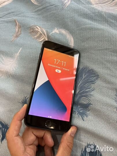 iPhone 8 Plus, 64 ГБ