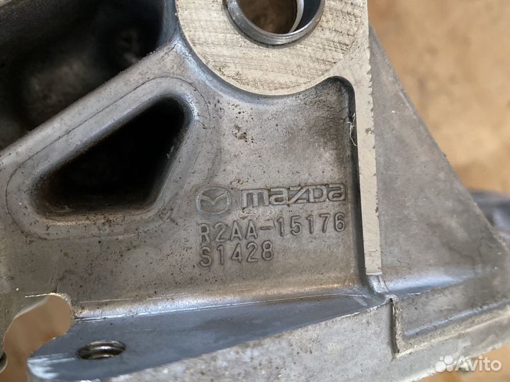 Водяной насос Помпа Mazda 2.2td R2AA