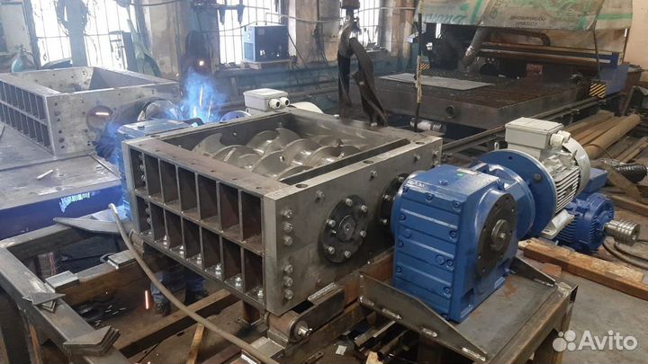 Шредер промышленный для пластика, резины, дерева