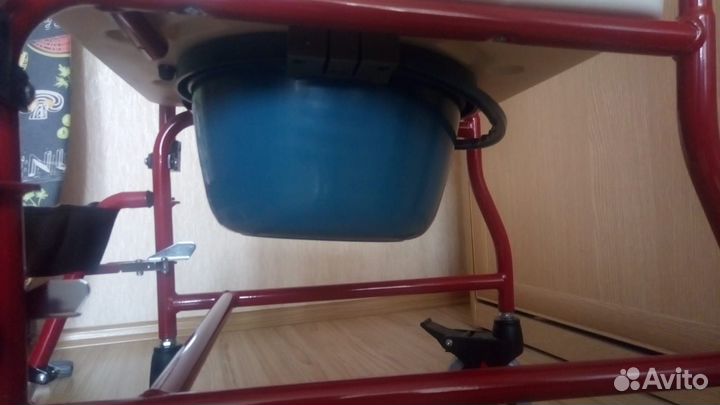 Санитарное кресло туалет на колесах