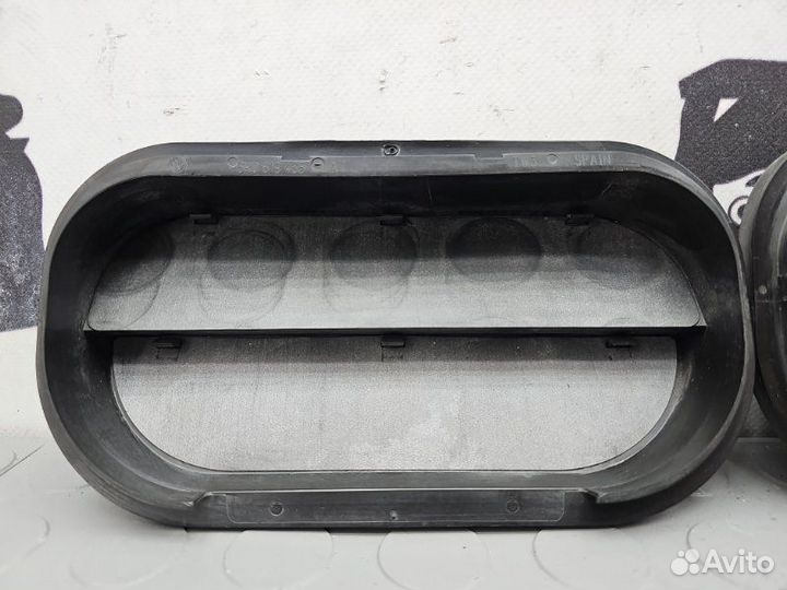 Решетка вентиляционная Audi A3 8V 1.4 czca 2014