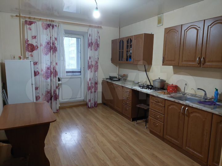 2-к. квартира, 70 м², 3/10 эт.