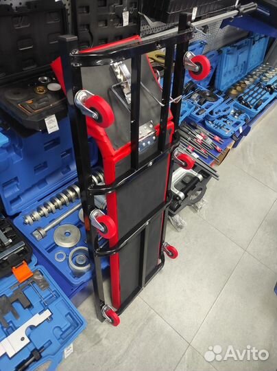 Лежак подкатной с поднимающимся подголовником