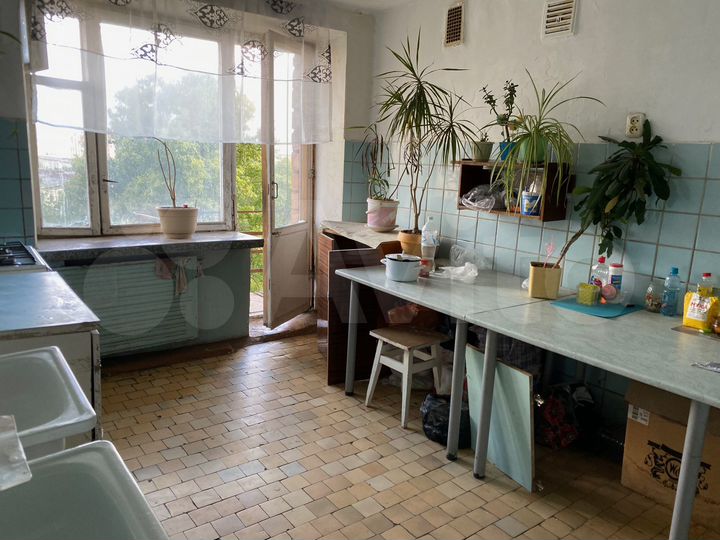 Комната 18 м² в 4-к., 8/9 эт.