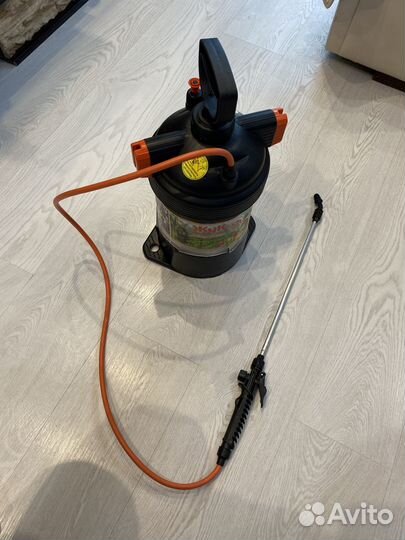 Опрыскиватель садовый жук 5 л