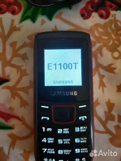 Телефон Samsung e1100т