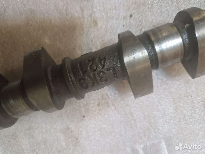 Распредвал mazda l3k9 421