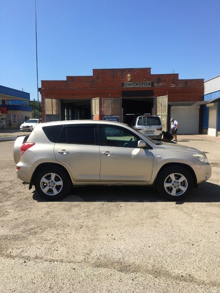 Toyota RAV4: фото владельца