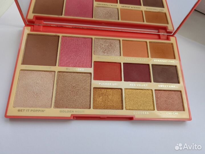 Палетки теней revolution