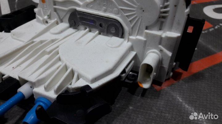 Замок двери задний правый Mercedes-Benz C-Class