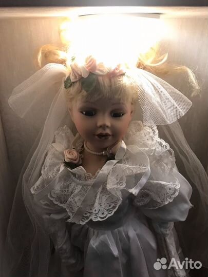 Кукла фарфоровая коллекционная