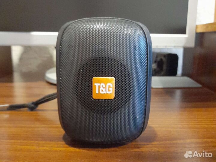 Музыкальная колонка jbl