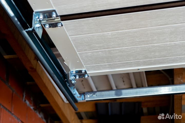 Секционные ворота