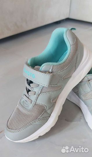 Кроссовки для девочки
