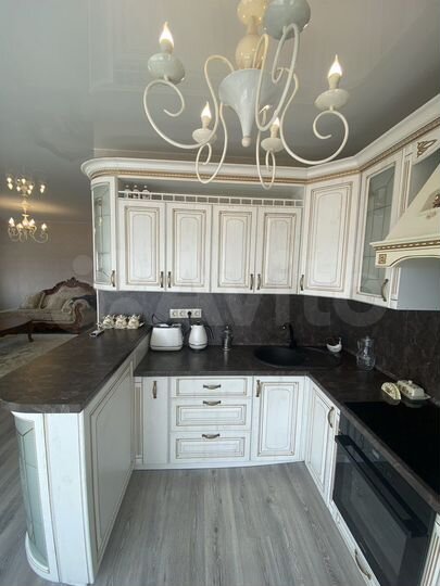 3-к. квартира, 90 м², 4/9 эт.