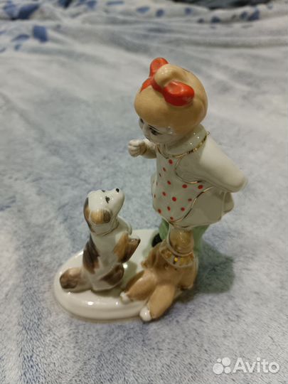 Фарфоровая Статуэтка 