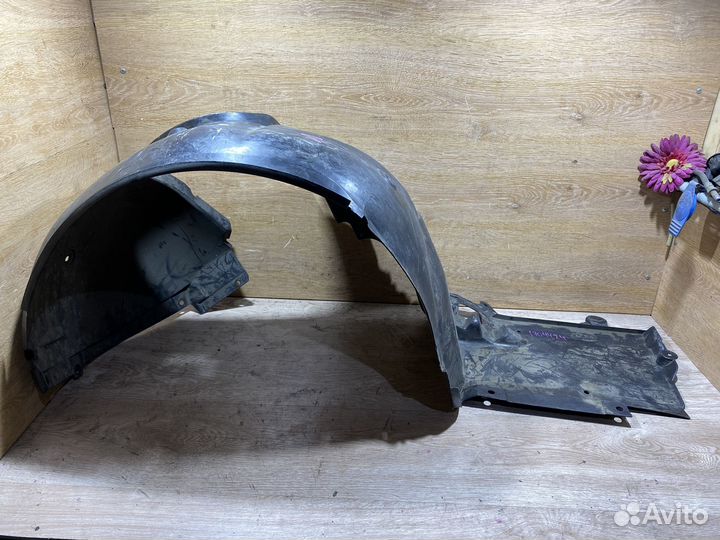 Подкрылок передний левый BMW 3 E46 1704424