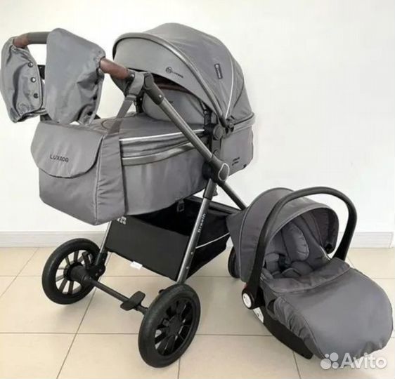 Новая Коляска 3 в 1 /Luxmom A4