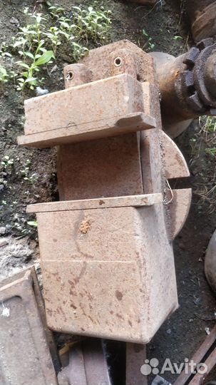 Тиски слесарные