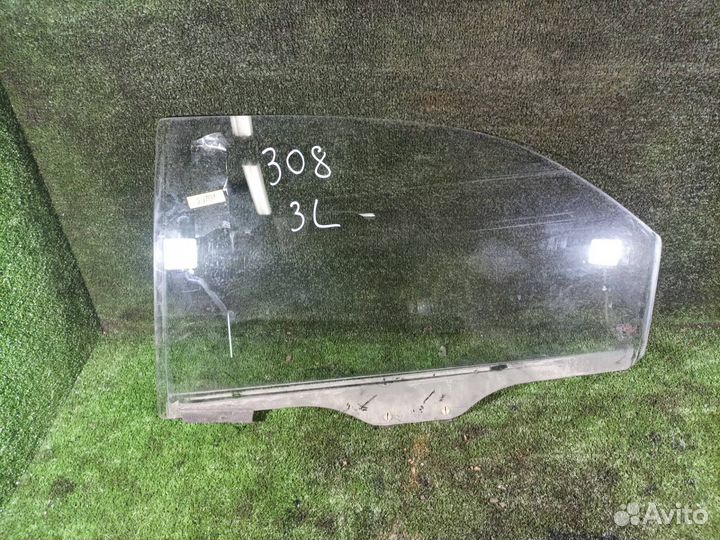 Стекло боковой двери Mazda Xedos 6 (1992-1999)