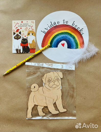 Подарочная коробка с книгами и играми