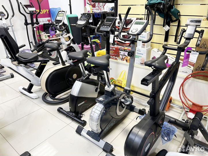 Беговые дорожки и эллиптические тренажеры шоу-рум