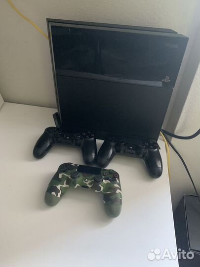 Комплект Ps4 fat 500 gb + VR V2