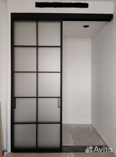 Стеклянная перегородка лофт