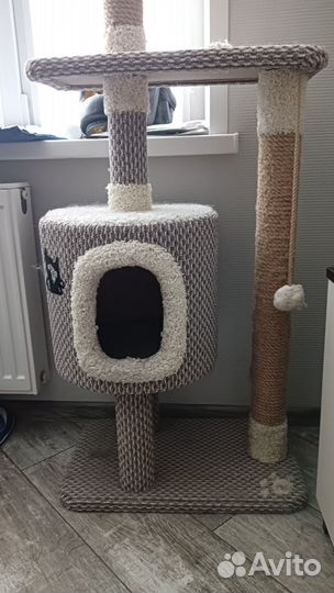 Кошачий домик с когтеточкой