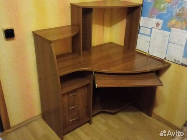 Компьютерный стол