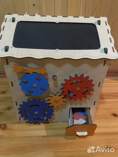 Бизиборд домик