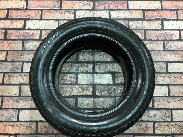 Goodyear UltraGrip 400 215/55 R16 93Q