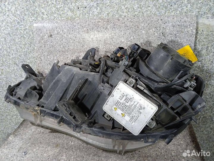 Фара правая Mitsubishi Outlander