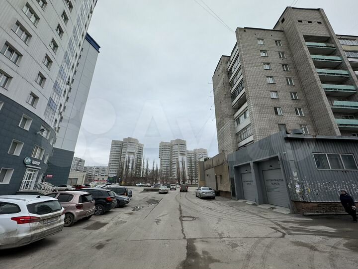 Торговое 107 м² в жилом массиве. Красная линия